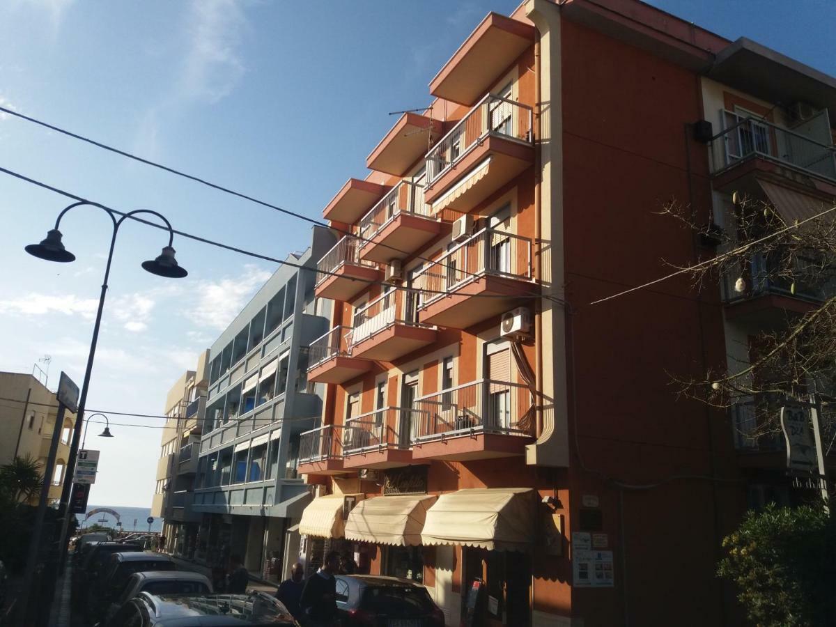 Casa Floridea -Mediterranea Sicilia Apt Cefalù Zewnętrze zdjęcie